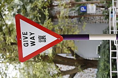 平台动作射击游戏《机器双雄》 现已在Steam平台正式推出 并获得好评